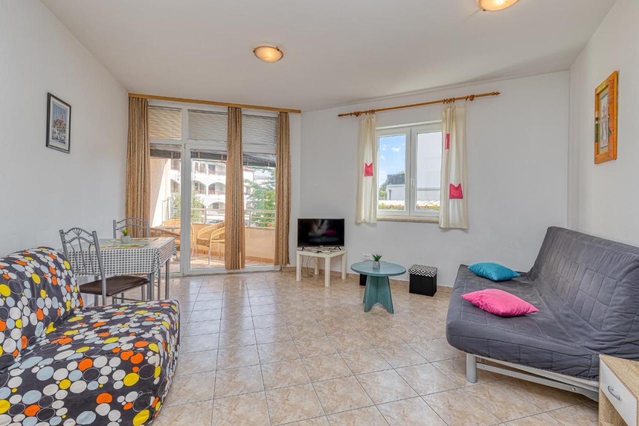 Sunrise Apartments Ровинь Экстерьер фото