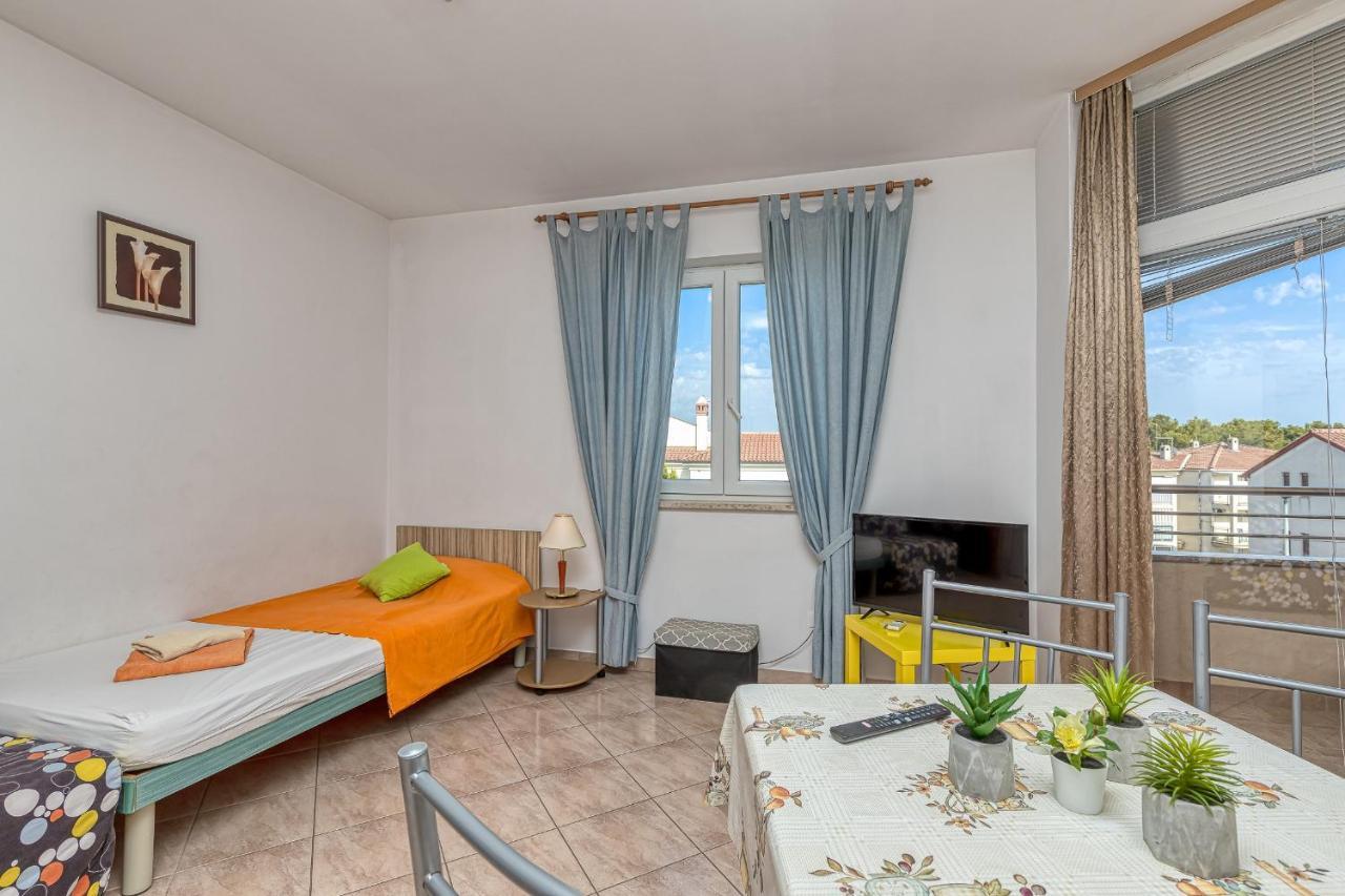 Sunrise Apartments Ровинь Экстерьер фото