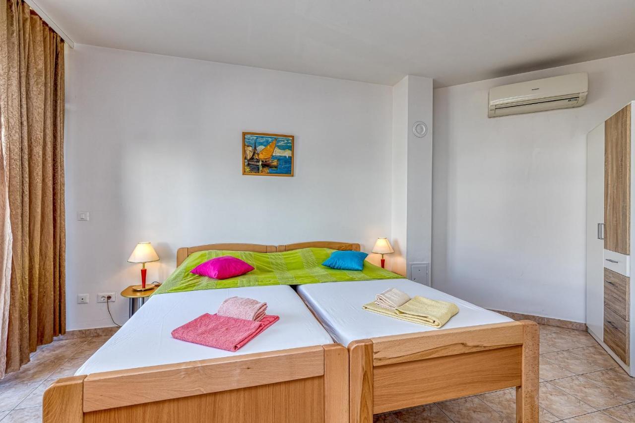 Sunrise Apartments Ровинь Экстерьер фото