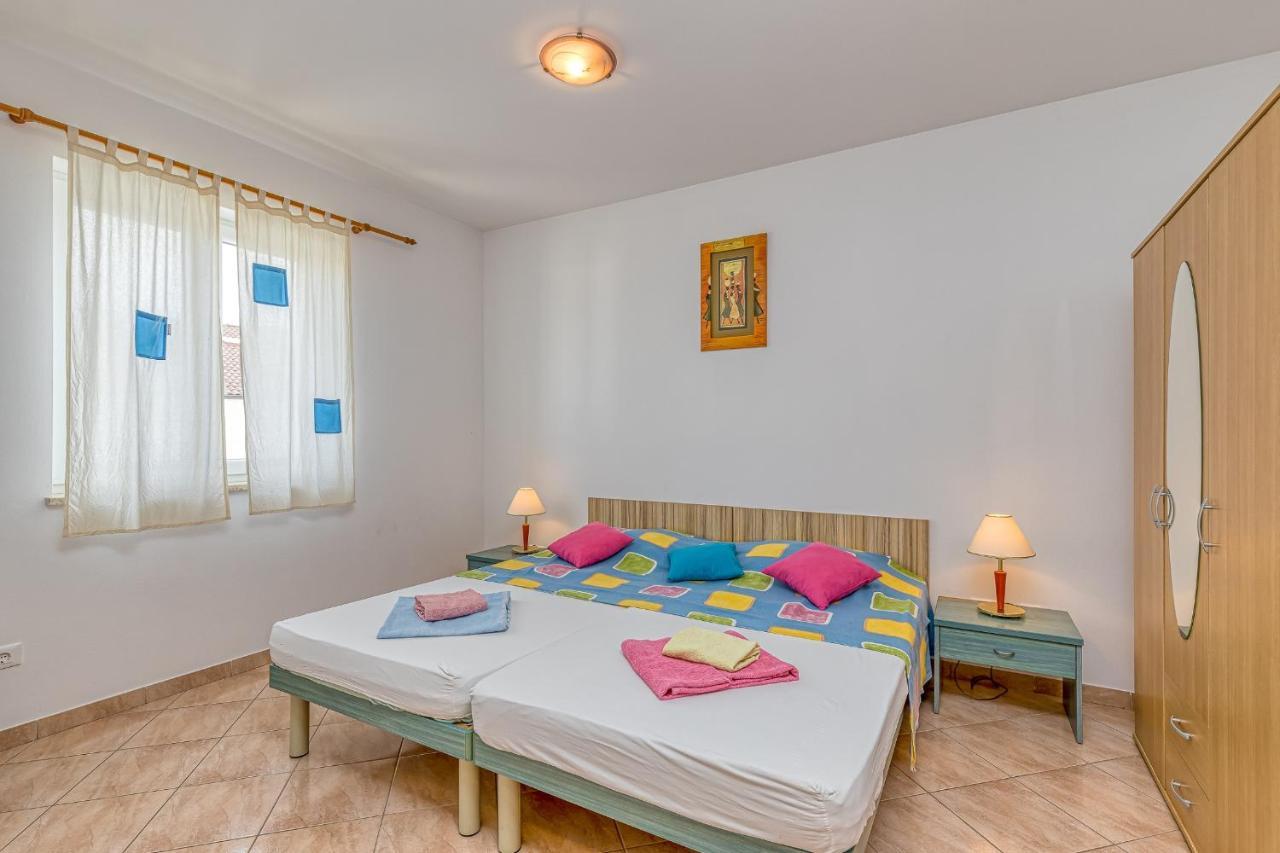 Sunrise Apartments Ровинь Экстерьер фото