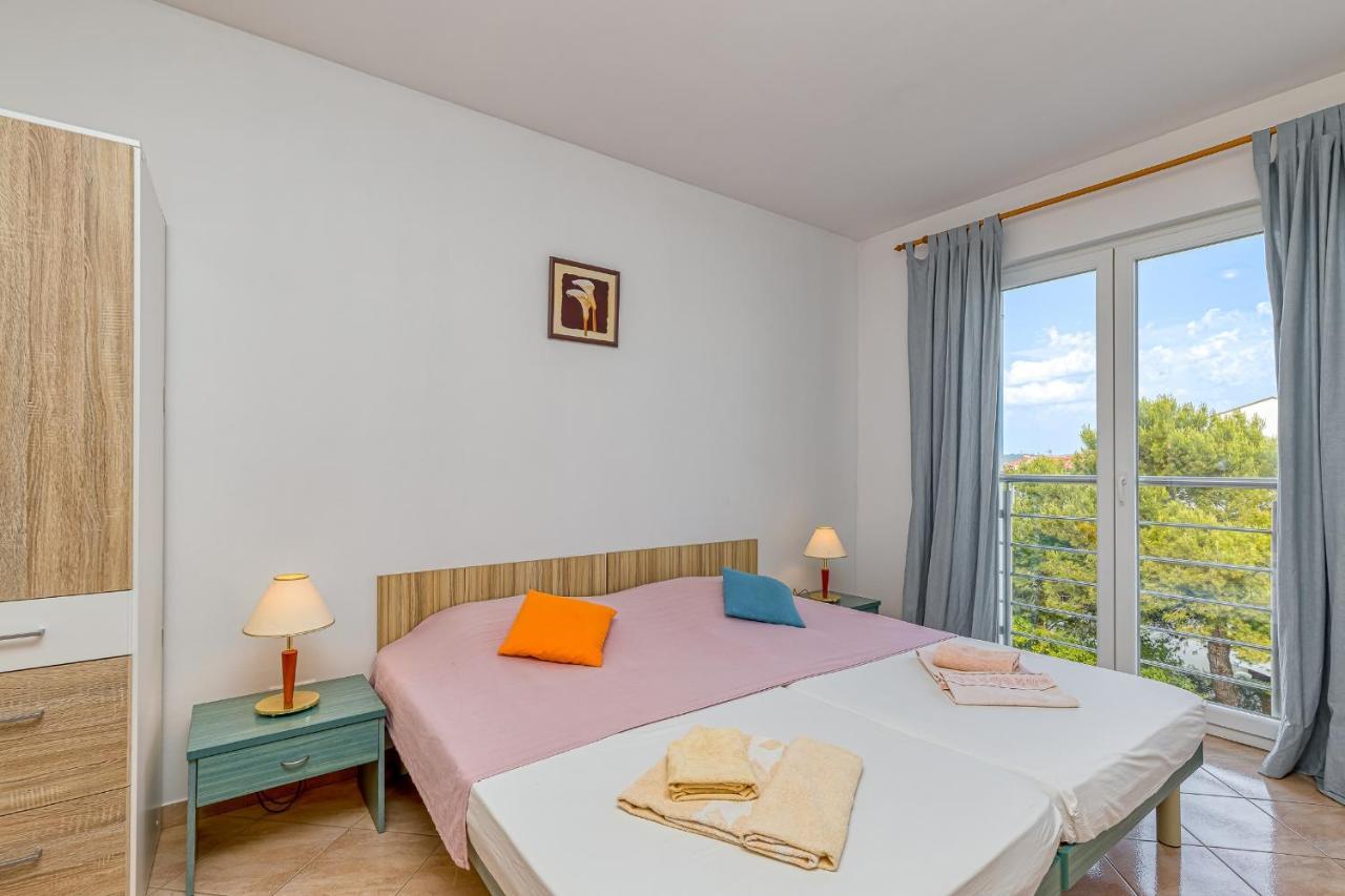 Sunrise Apartments Ровинь Экстерьер фото