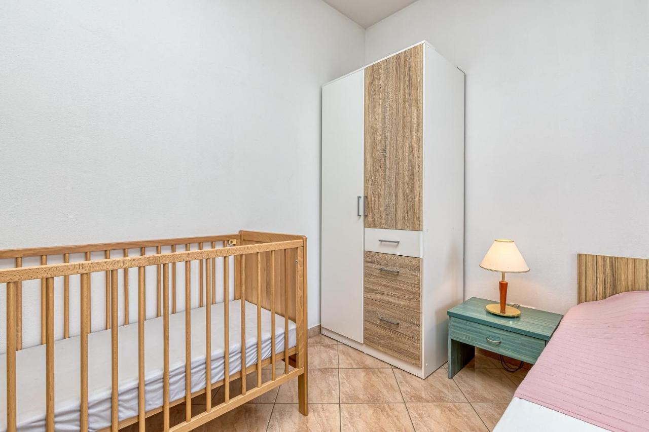Sunrise Apartments Ровинь Экстерьер фото