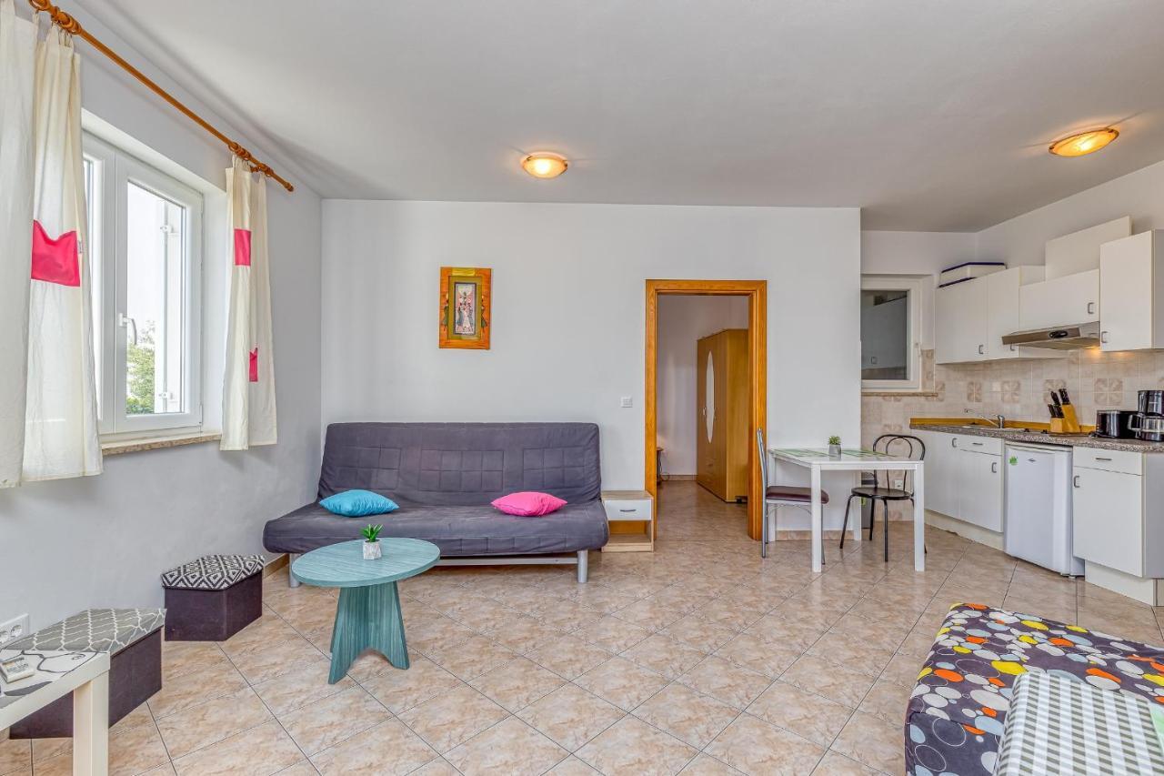 Sunrise Apartments Ровинь Экстерьер фото